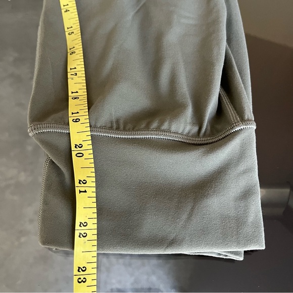 Lululemon Align Jogger Crop *23"
Army Green - Picture 11 of 13